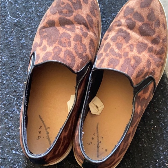 Cheetah slip on shoes - Picture 2 of 4